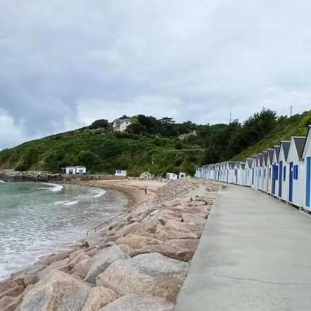 In A Historic Building Near Montreuil 펜션