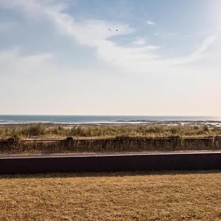 펜션 In A Historic Building Near Montreuil *